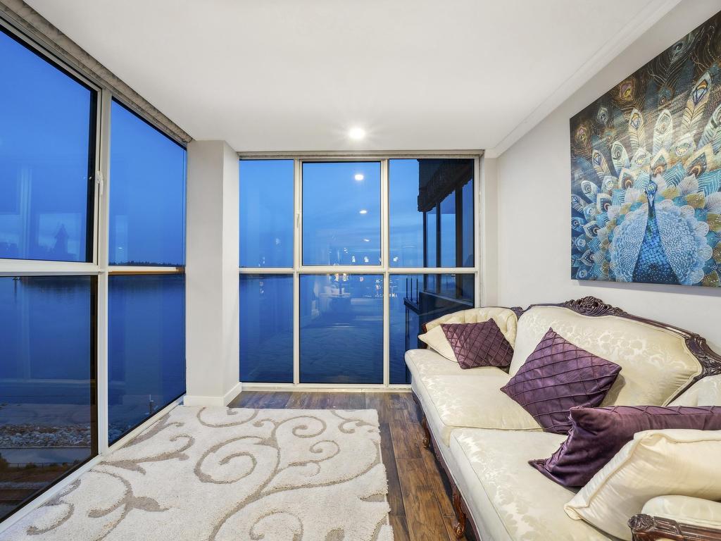 









2090


Argyle

Avenue, 602,
West Vancouver,




BC
V7V 4R4

