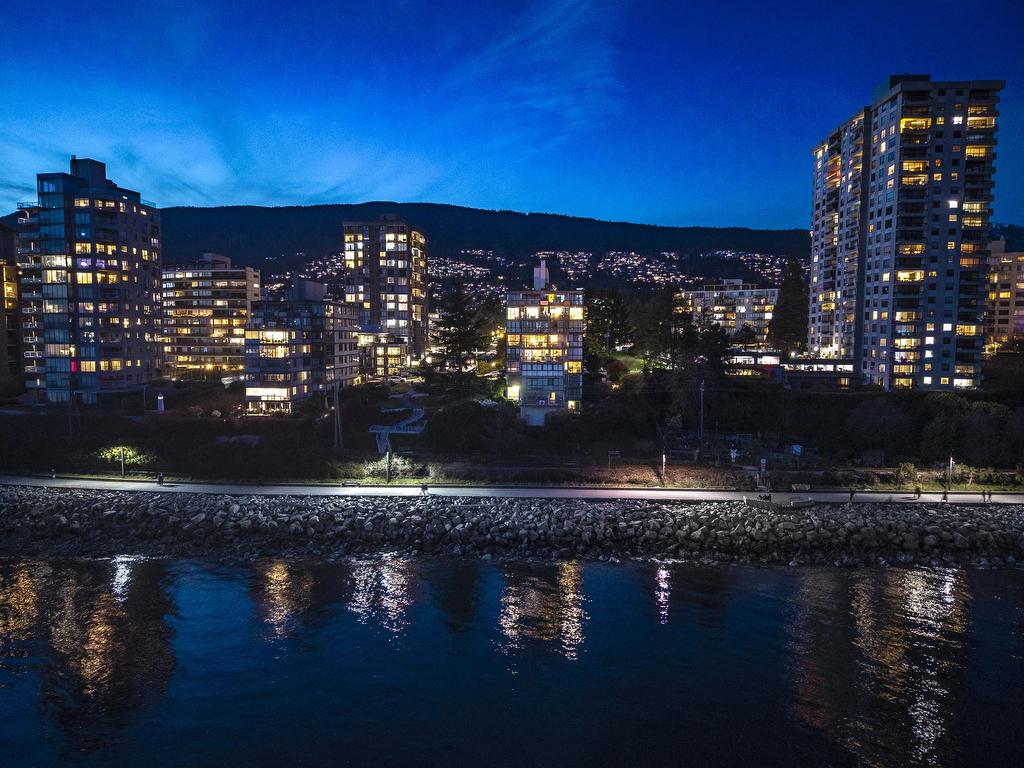 









2090


Argyle

Avenue, 602,
West Vancouver,




BC
V7V 4R4

