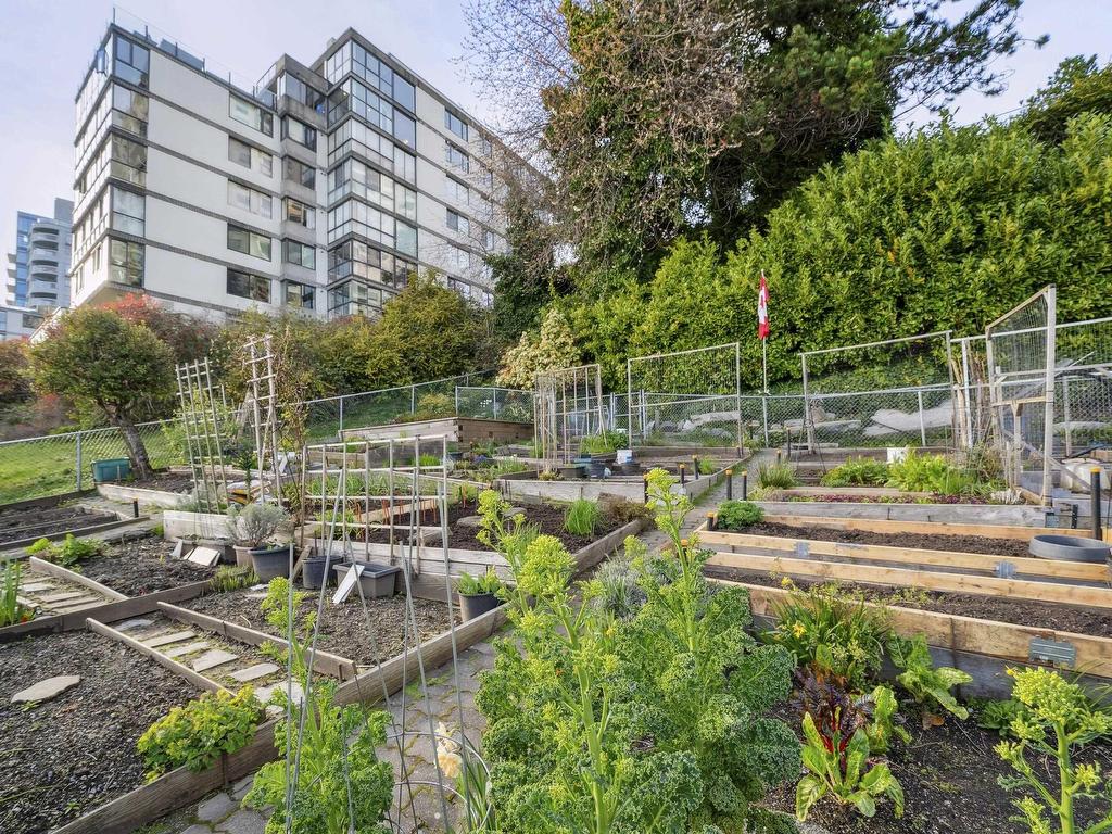 









2090


Argyle

Avenue, 602,
West Vancouver,




BC
V7V 4R4

