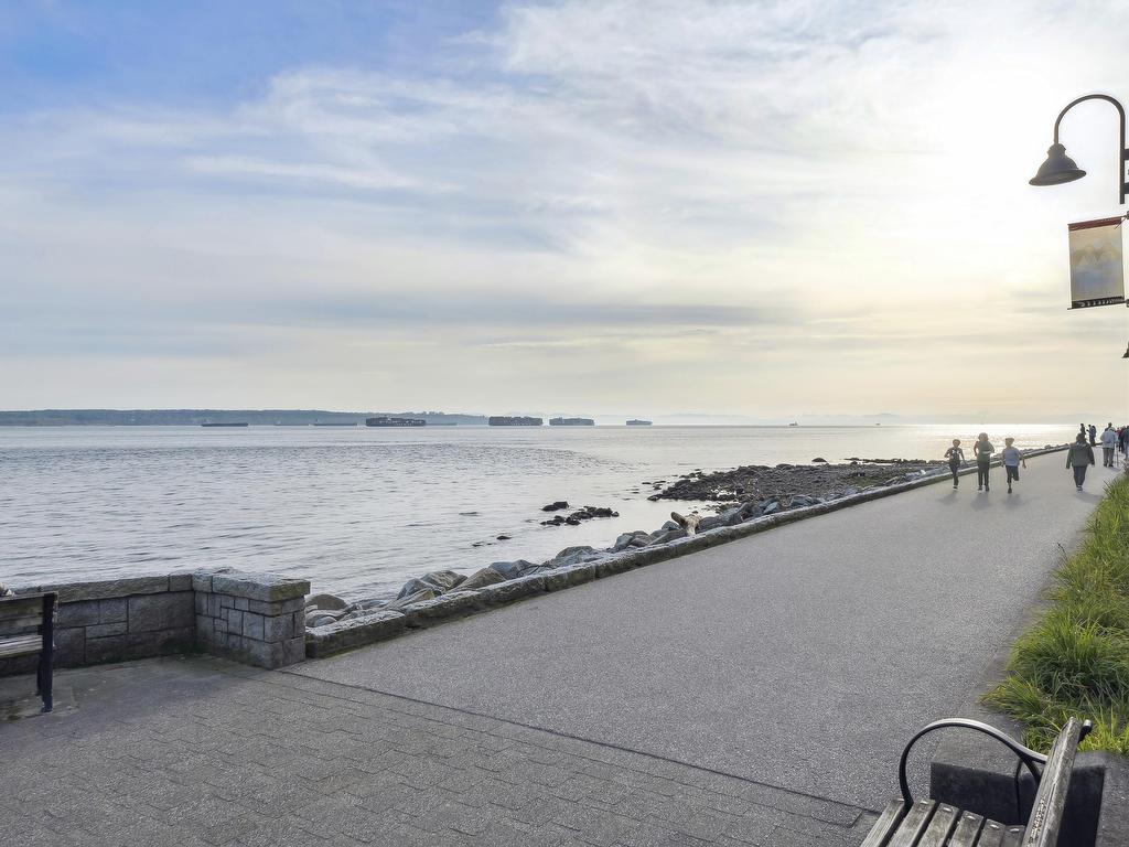 









2090


Argyle

Avenue, 602,
West Vancouver,




BC
V7V 4R4

