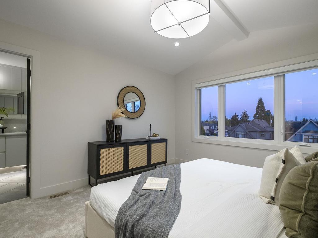 









644A


Girard

Avenue,
Coquitlam,




BC
V3K 1S8

