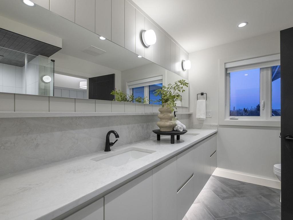 









644A


Girard

Avenue,
Coquitlam,




BC
V3K 1S8

