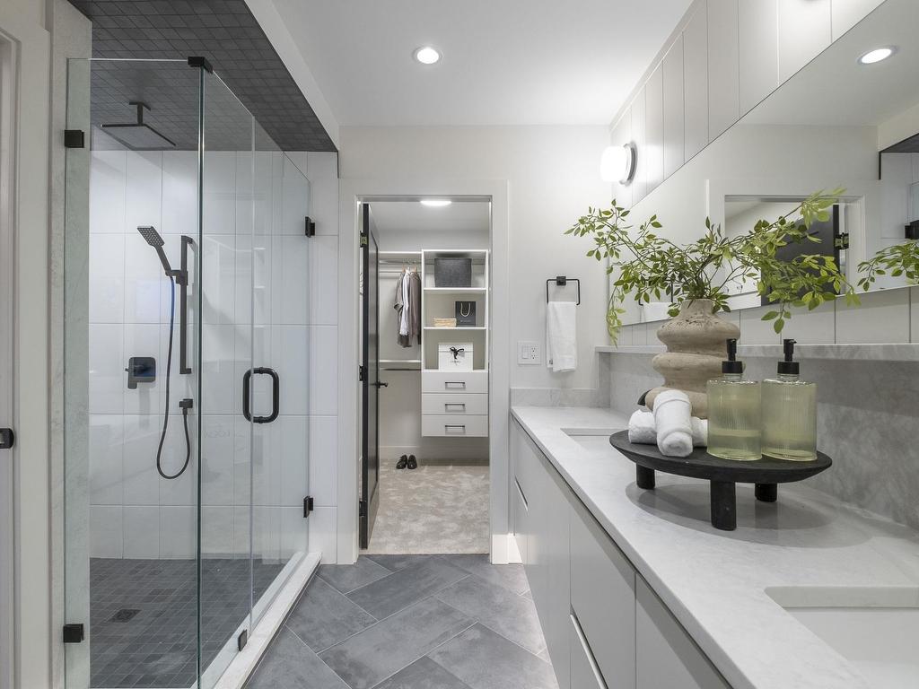 









644A


Girard

Avenue,
Coquitlam,




BC
V3K 1S8

