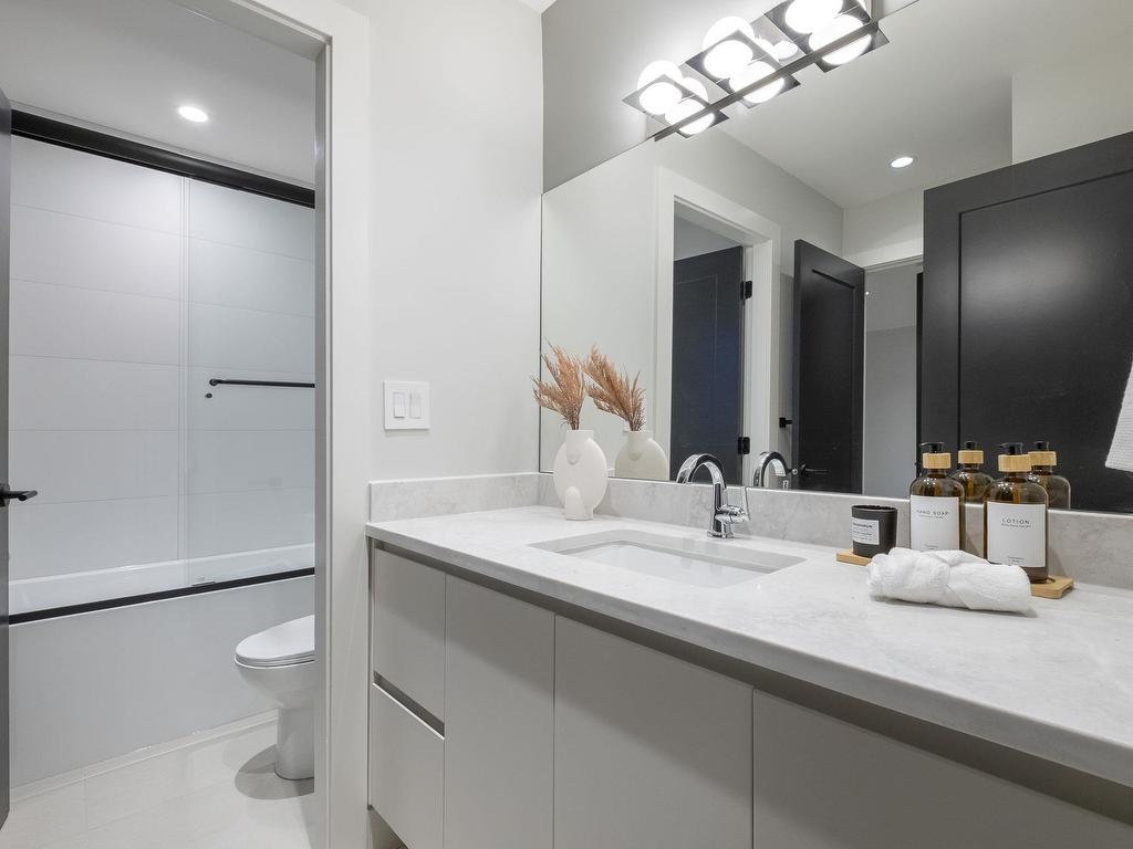 









644A


Girard

Avenue,
Coquitlam,




BC
V3K 1S8

