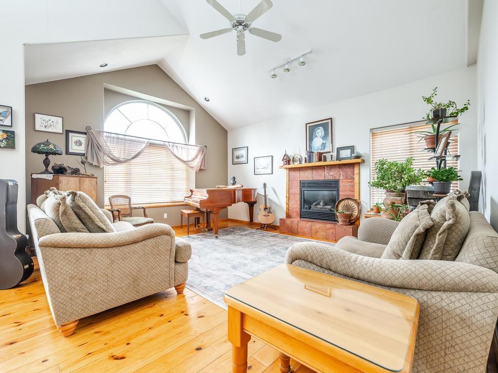 









1025


Sunrise

Place,
Squamish,




BC
V0N 1T0

