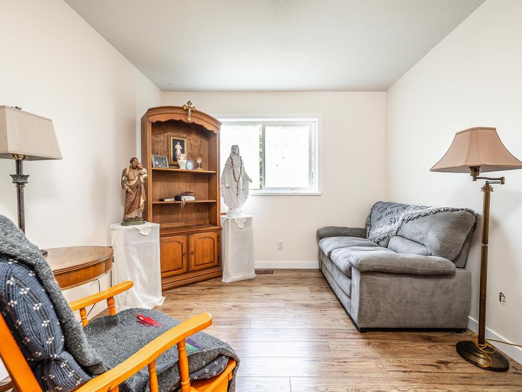 









1025


Sunrise

Place,
Squamish,




BC
V0N 1T0

