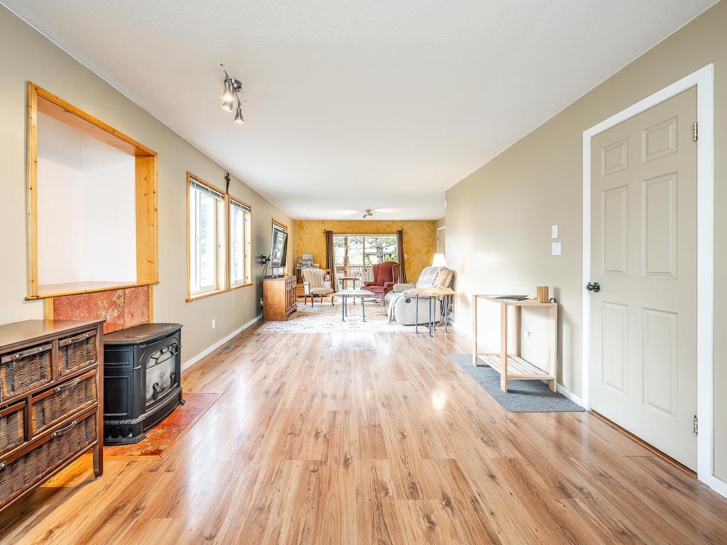 









1025


Sunrise

Place,
Squamish,




BC
V0N 1T0

