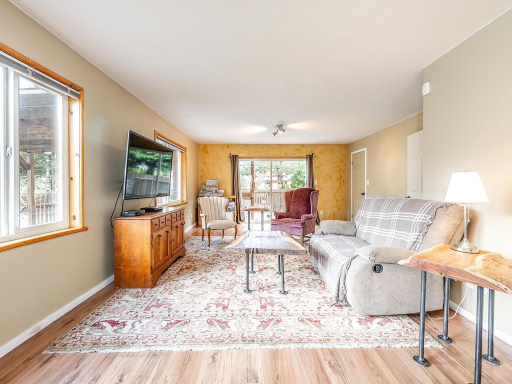









1025


Sunrise

Place,
Squamish,




BC
V0N 1T0


