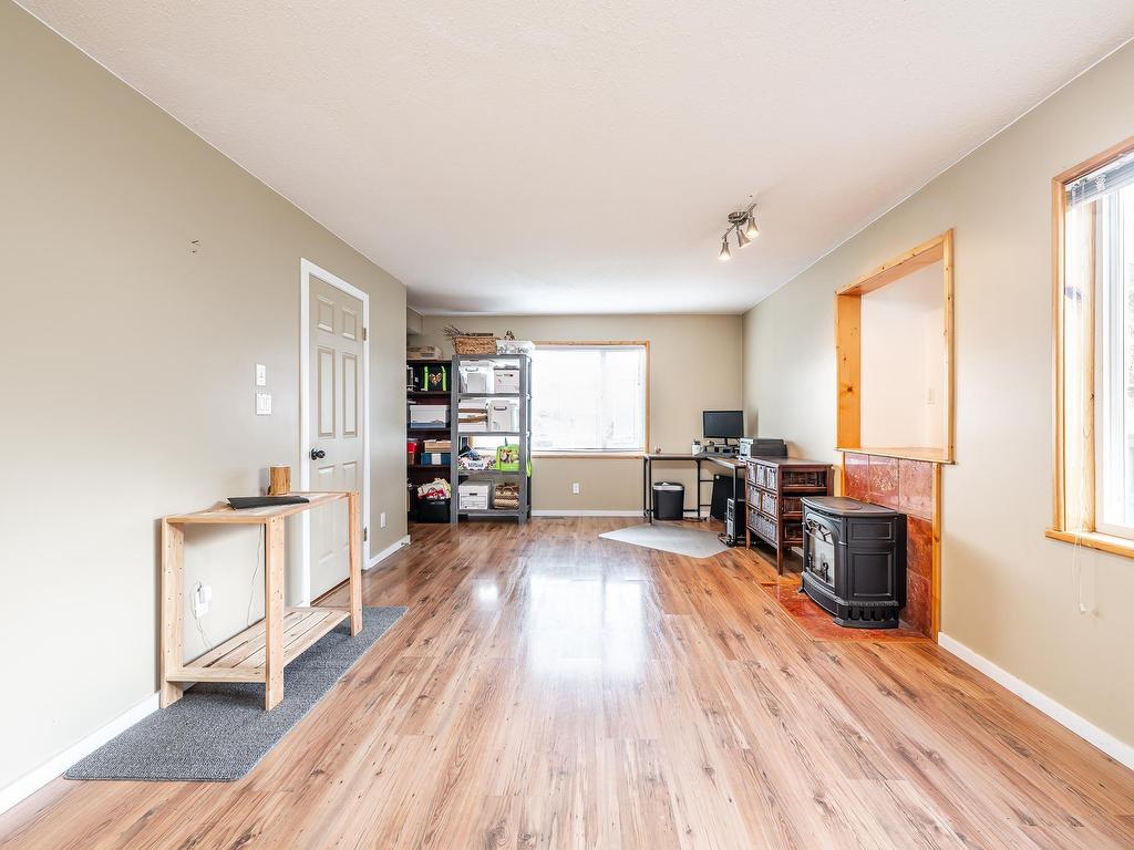 









1025


Sunrise

Place,
Squamish,




BC
V0N 1T0

