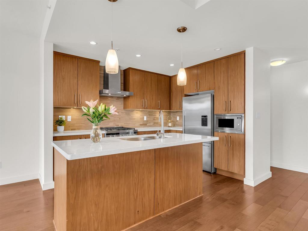 









5055


Springs

Boulevard, 401,
Delta,




BC
V4M 0A2

