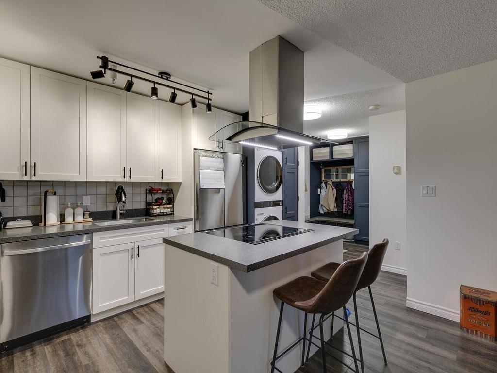 









40120


Willow

Crescent, B102,
Squamish,




BC
V8B 0L7

