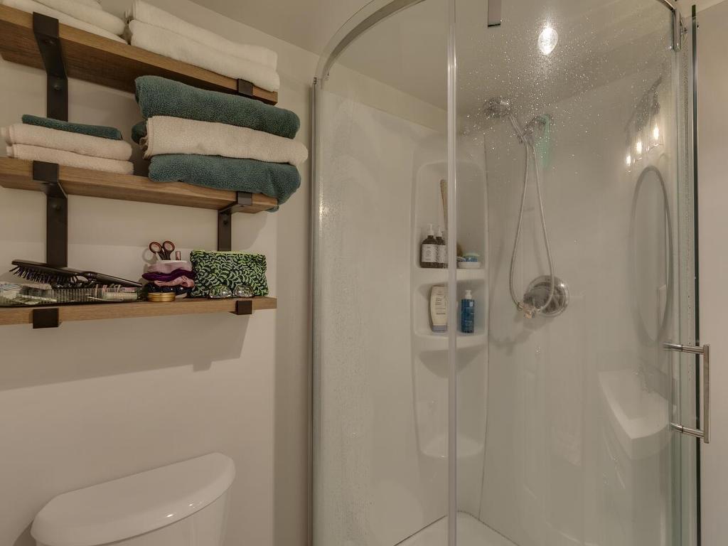 









40120


Willow

Crescent, B102,
Squamish,




BC
V8B 0L7


