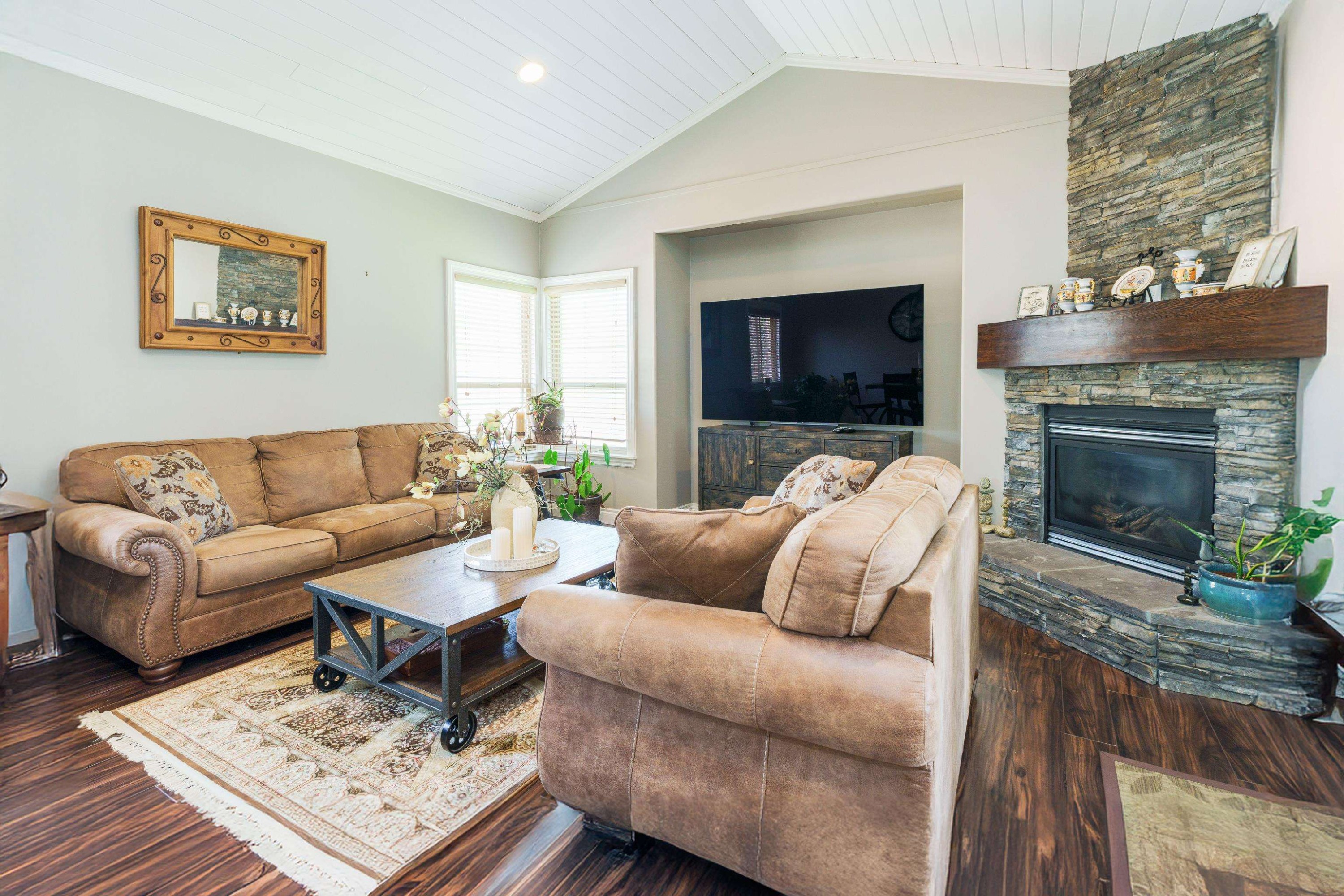 









12436


254

Street,
Maple Ridge,




BC
V4R 1V2

