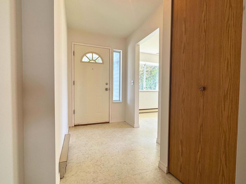 









824


North

Road, 11,
Gibsons,




BC
V0N 1V9


