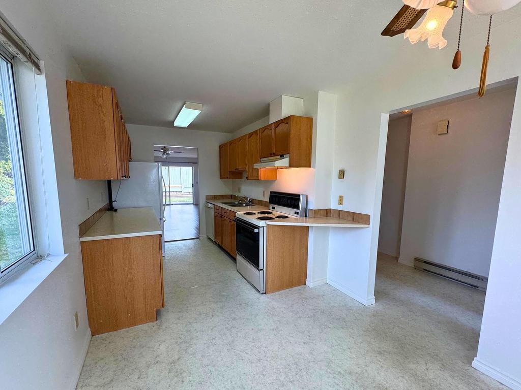 









824


North

Road, 11,
Gibsons,




BC
V0N 1V9

