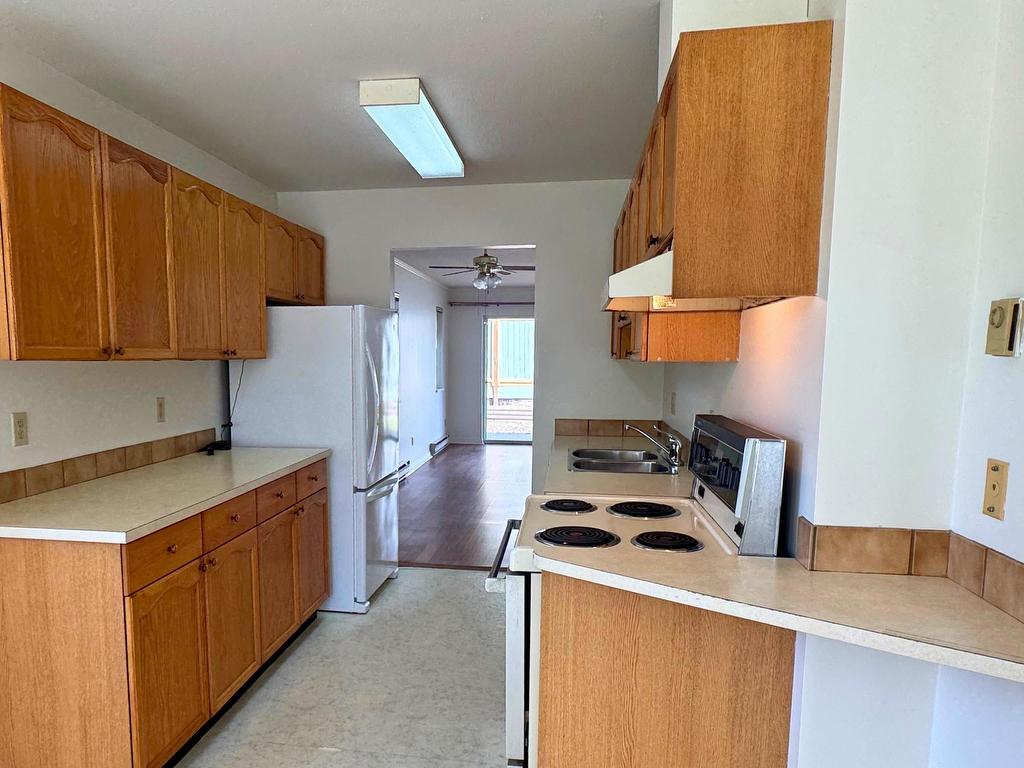 









824


North

Road, 11,
Gibsons,




BC
V0N 1V9

