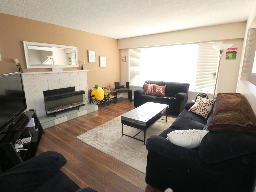 









21161


Cook

Avenue,
Maple Ridge,




BC
V2X 7P7

