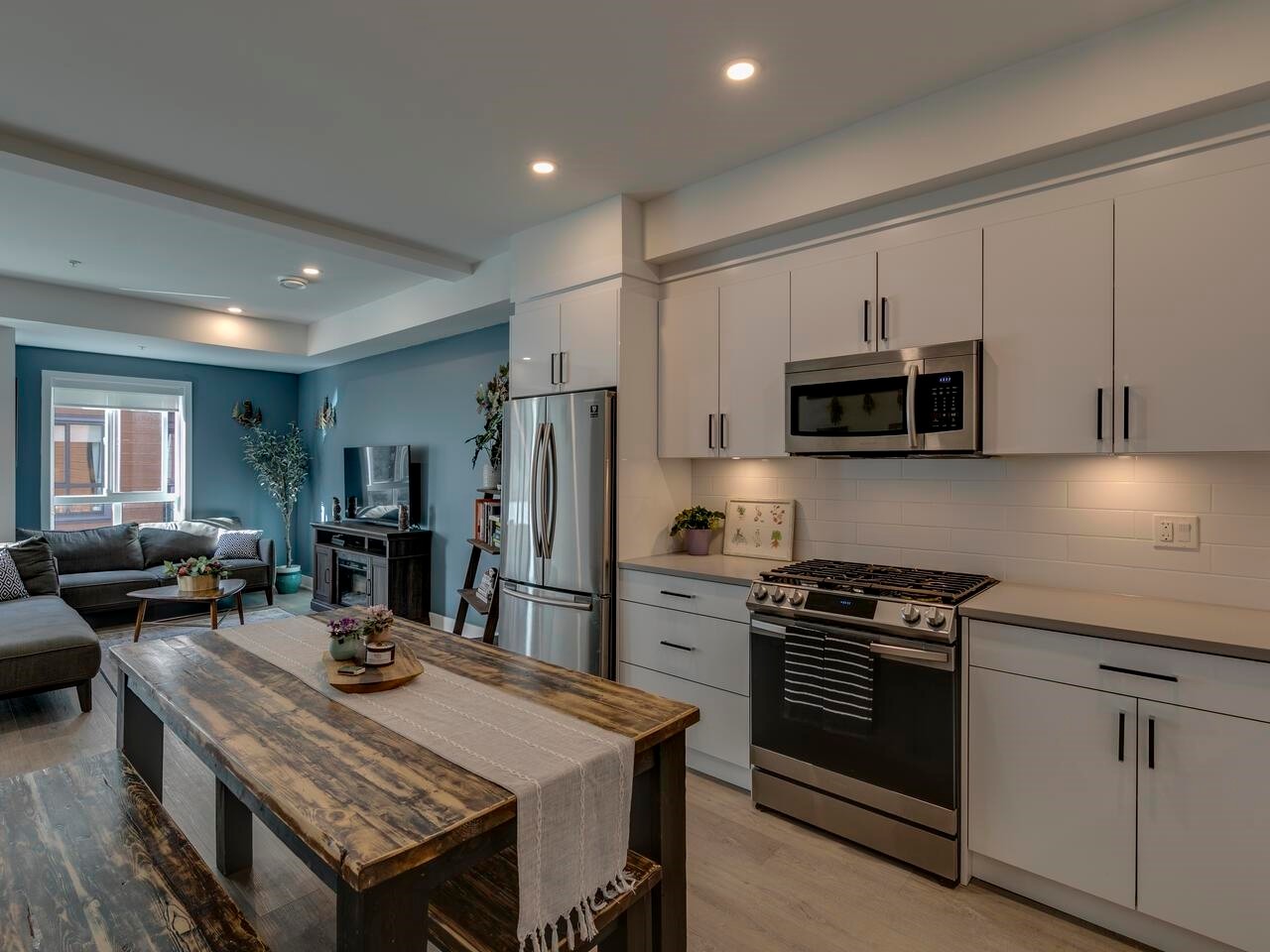 









37842


Third

Avenue, 204,
Squamish,




BC
V8B 1B9


