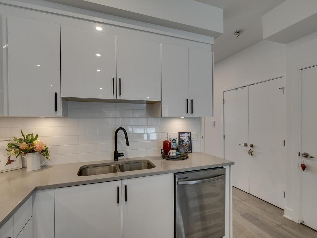 









37842


Third

Avenue, 204,
Squamish,




BC
V8B 1B9

