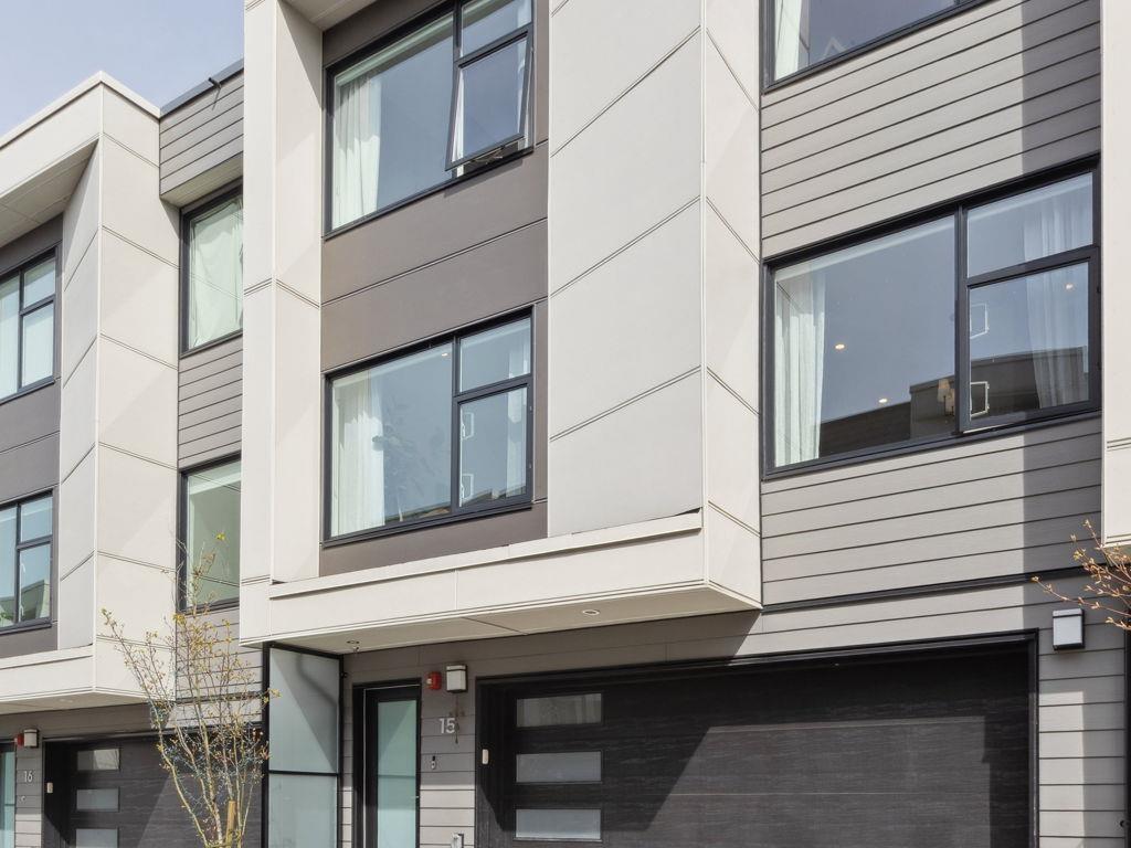 









602


Lile

Drive, 15,
North Vancouver,




BC
V7G 0B3

