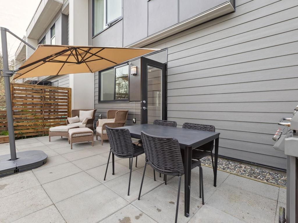 









602


Lile

Drive, 15,
North Vancouver,




BC
V7G 0B3

