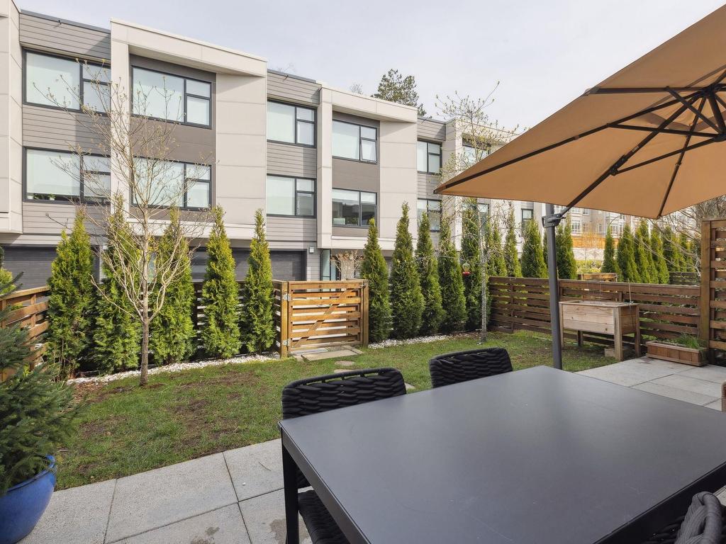 









602


Lile

Drive, 15,
North Vancouver,




BC
V7G 0B3

