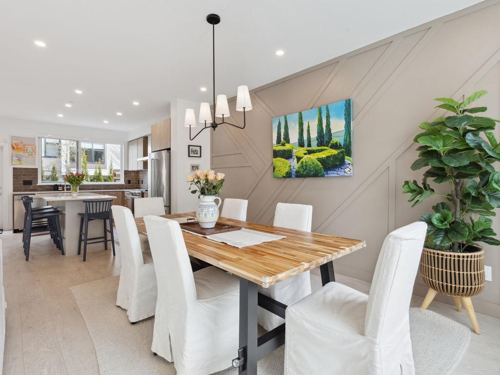 









602


Lile

Drive, 15,
North Vancouver,




BC
V7G 0B3

