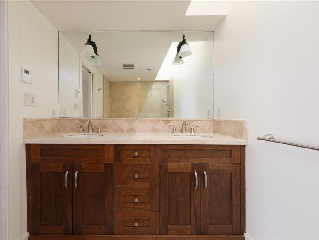 









2455


Bellevue

Avenue, 302,
West Vancouver,




BC
V7V 1E1

