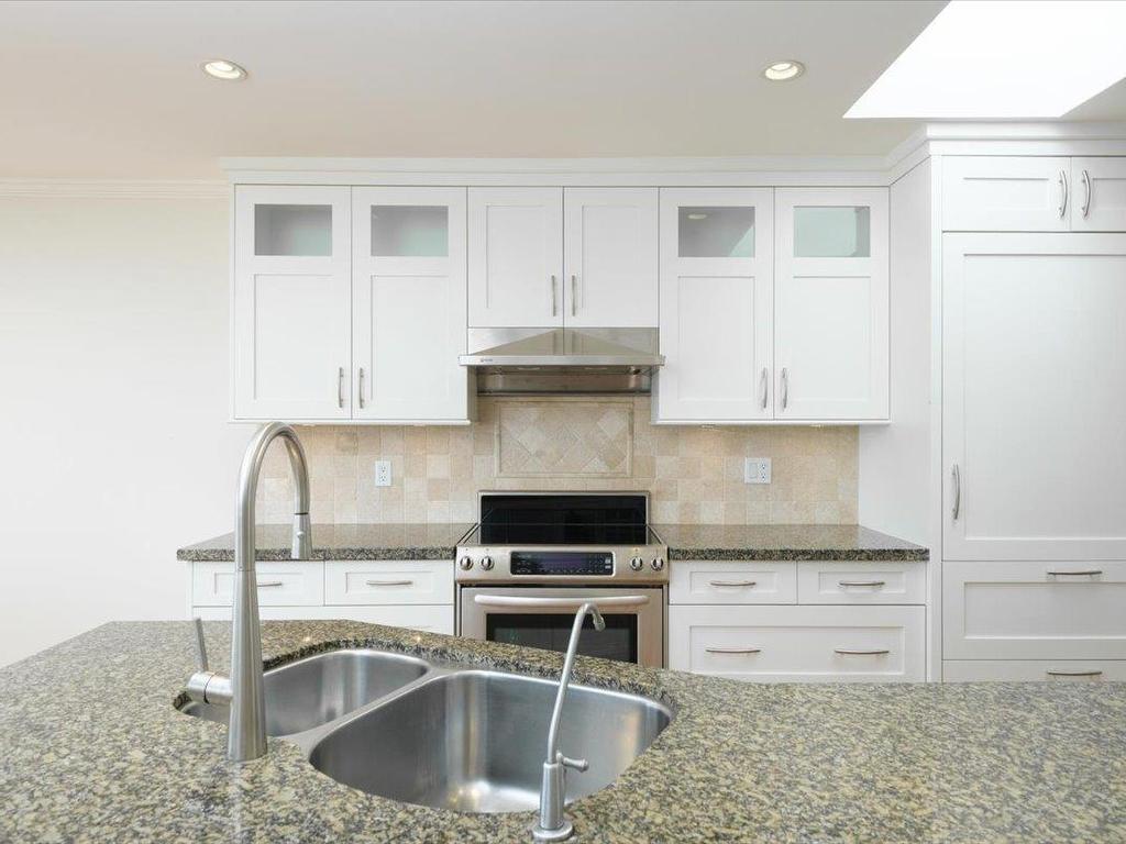 









2455


Bellevue

Avenue, 302,
West Vancouver,




BC
V7V 1E1

