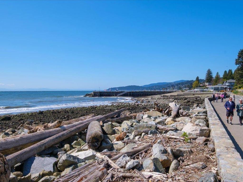 









2455


Bellevue

Avenue, 302,
West Vancouver,




BC
V7V 1E1


