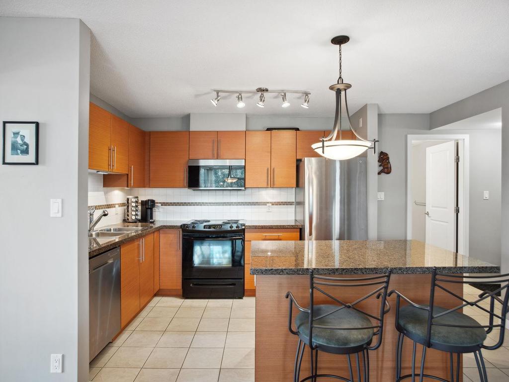 









2225


Holdom

Avenue, 906,
Burnaby,




BC
V5B 0A1

