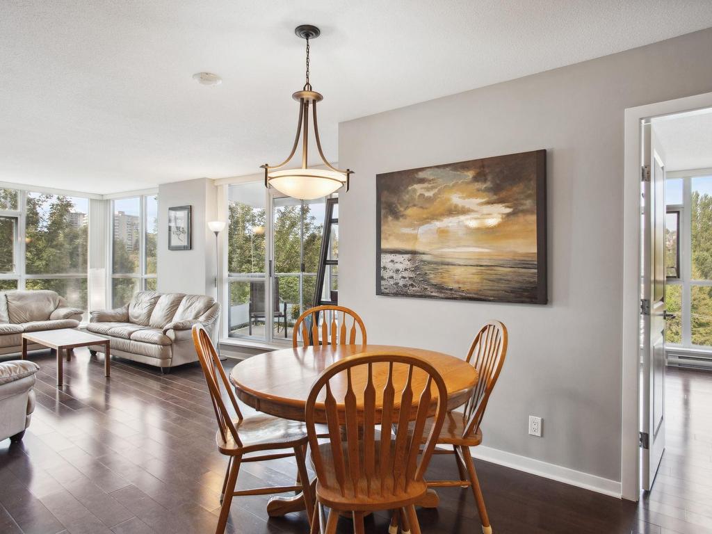 









2225


Holdom

Avenue, 906,
Burnaby,




BC
V5B 0A1


