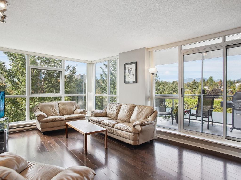 









2225


Holdom

Avenue, 906,
Burnaby,




BC
V5B 0A1

