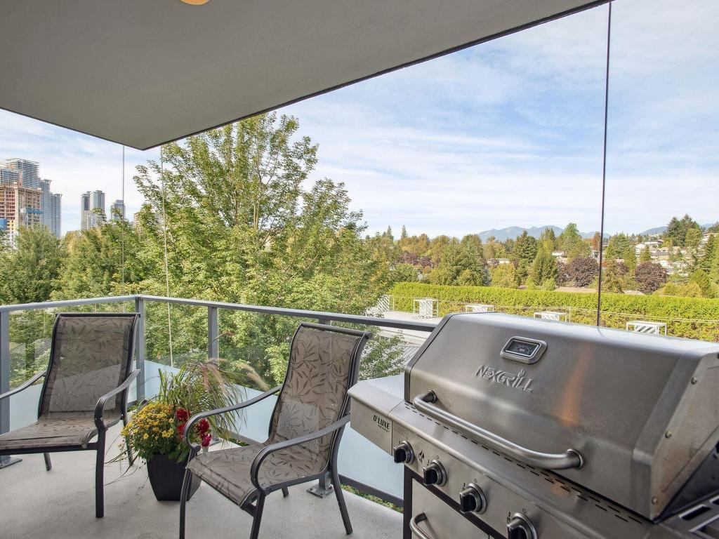 









2225


Holdom

Avenue, 906,
Burnaby,




BC
V5B 0A1

