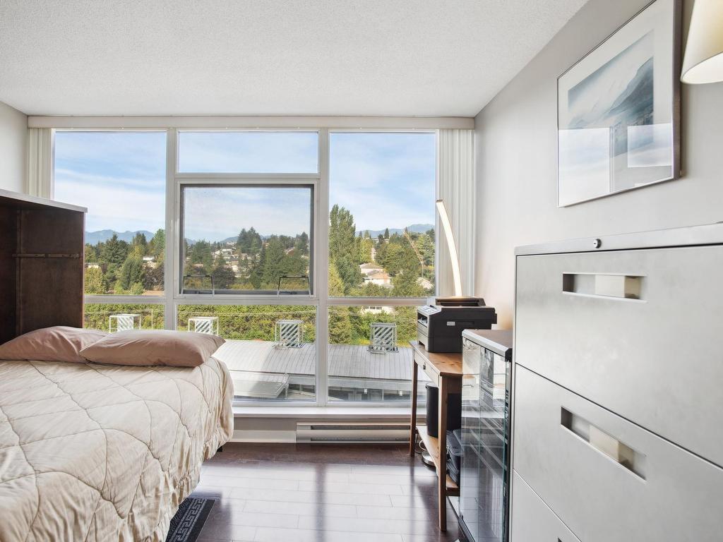 









2225


Holdom

Avenue, 906,
Burnaby,




BC
V5B 0A1

