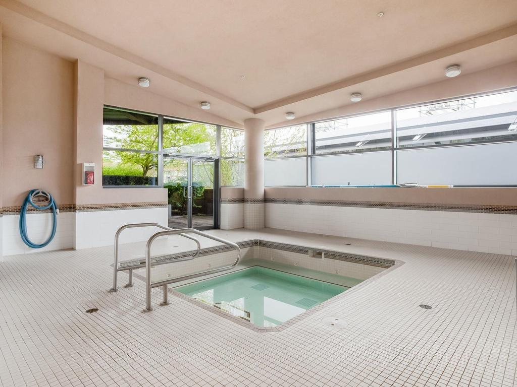 









2225


Holdom

Avenue, 906,
Burnaby,




BC
V5B 0A1

