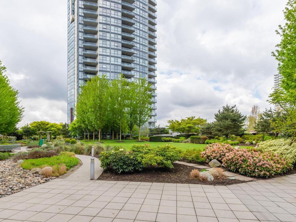 









2225


Holdom

Avenue, 906,
Burnaby,




BC
V5B 0A1

