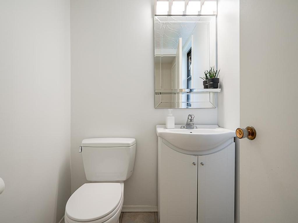 









1116


Premier

Street,
North Vancouver,




BC
V7J 2H3

