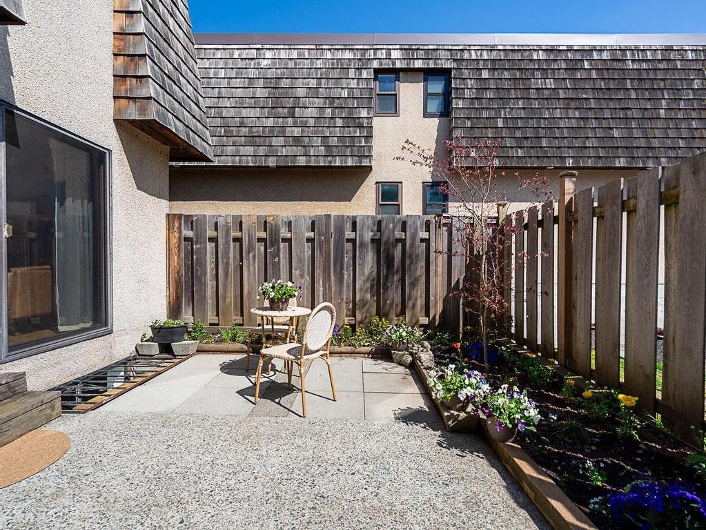 









1116


Premier

Street,
North Vancouver,




BC
V7J 2H3

