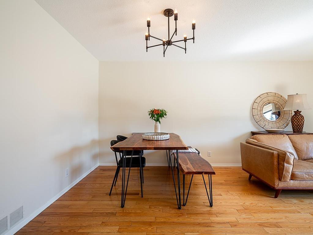 









1116


Premier

Street,
North Vancouver,




BC
V7J 2H3

