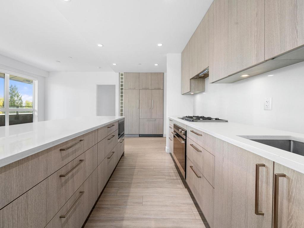 









747


3rd

Street East, 211,
North Vancouver,




BC
V7L 1G8

