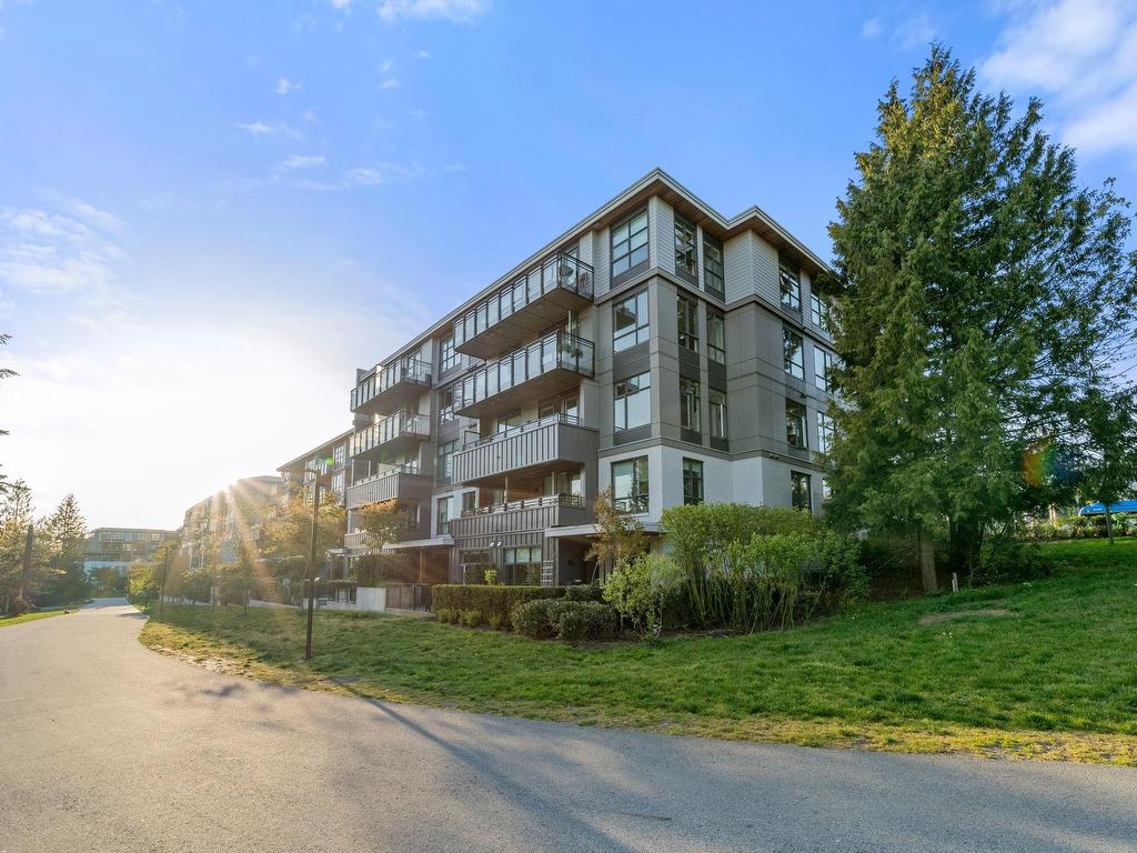 









747


3rd

Street East, 211,
North Vancouver,




BC
V7L 1G8

