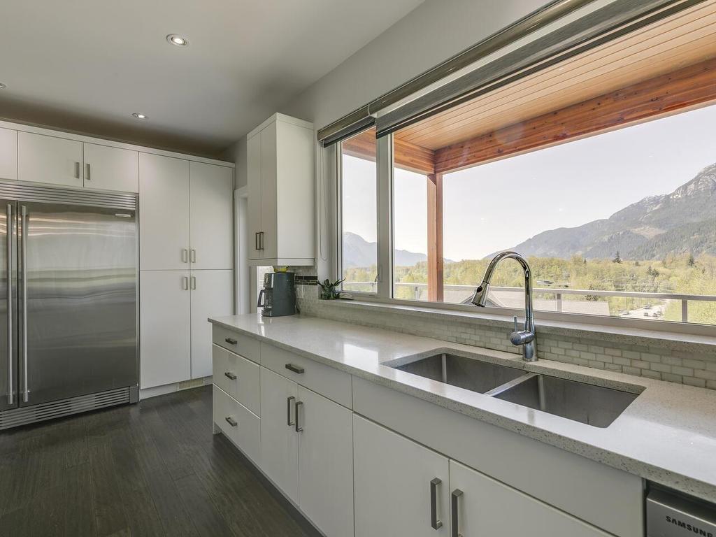 









41230


Rockridge

Place,
Squamish,




BC
V8B 0S4

