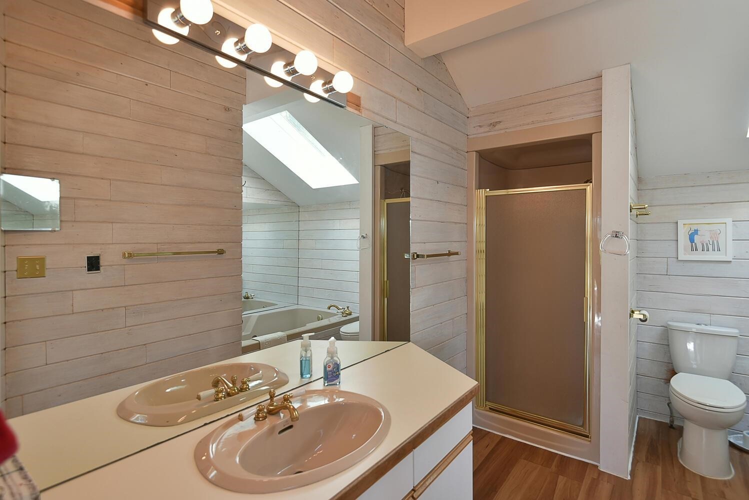 









7297


Belle

Road,
Sechelt,




BC
V7Z 0T3

