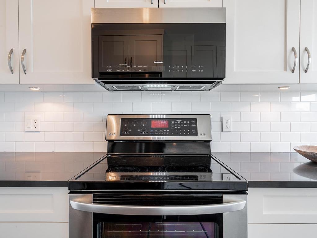 









5425


Yew

Street, 903,
Vancouver,




BC
V6M 3X7

