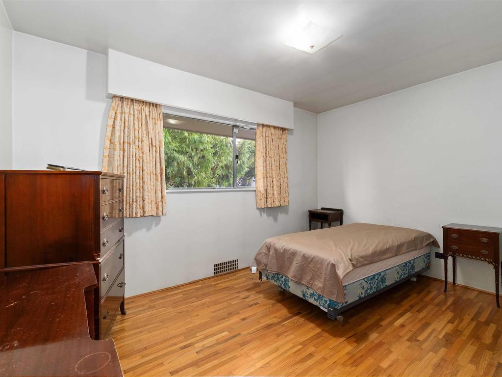 









901


Como Lake

Avenue,
Coquitlam,




BC
V3J 3N4

