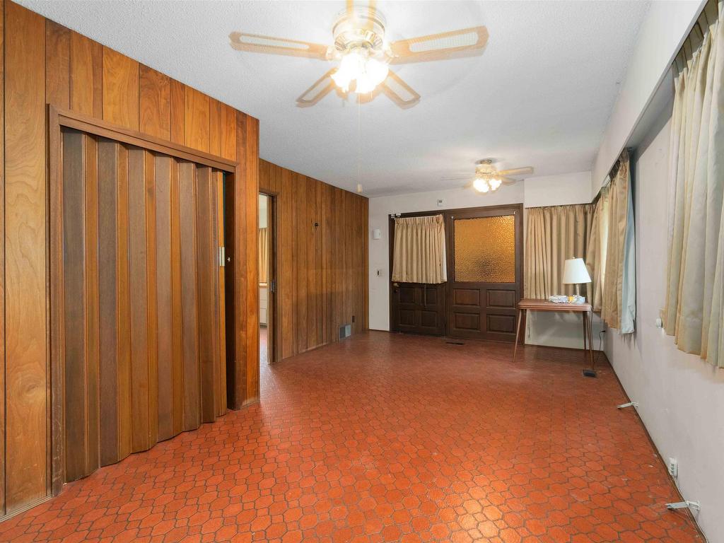 









901


Como Lake

Avenue,
Coquitlam,




BC
V3J 3N4


