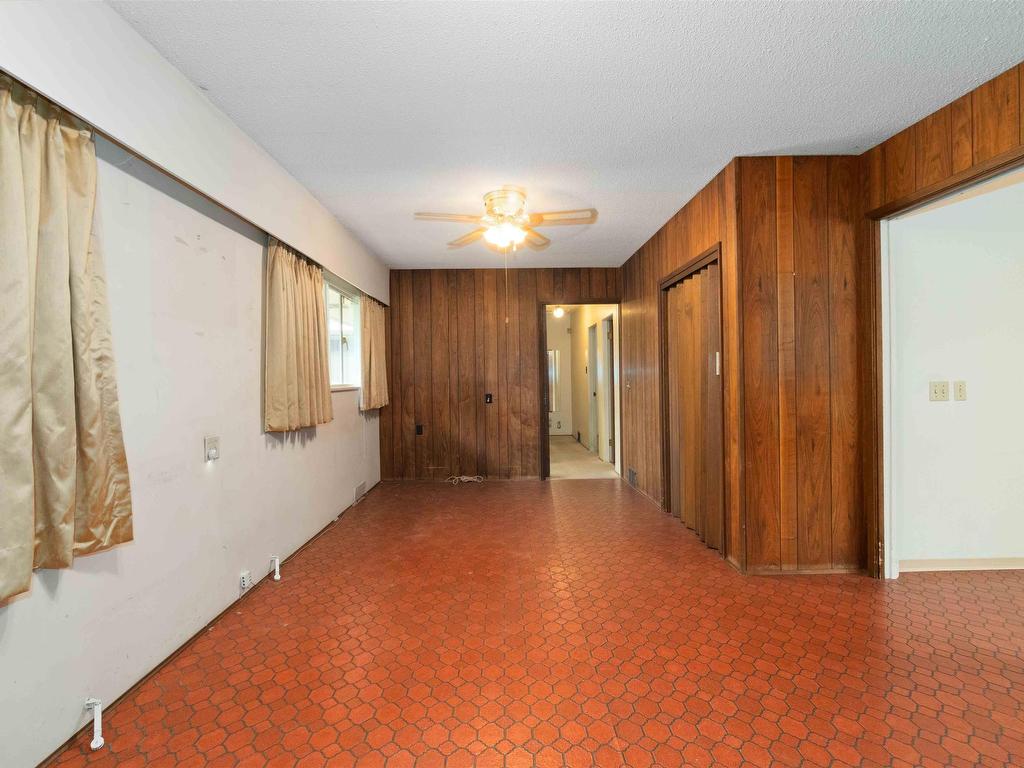 









901


Como Lake

Avenue,
Coquitlam,




BC
V3J 3N4

