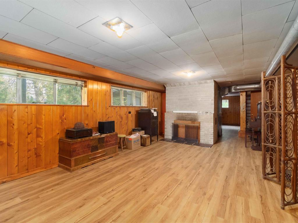 









901


Como Lake

Avenue,
Coquitlam,




BC
V3J 3N4

