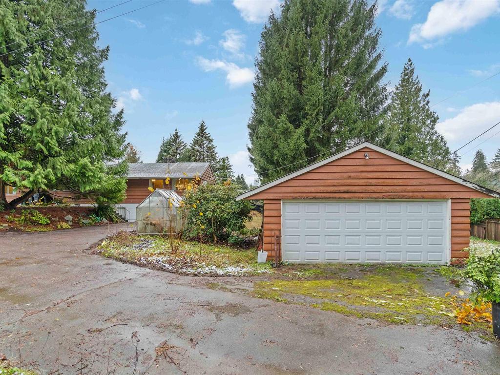 









901


Como Lake

Avenue,
Coquitlam,




BC
V3J 3N4

